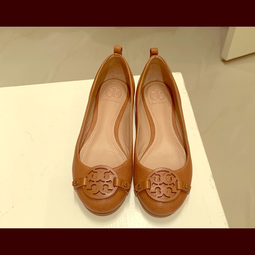 Tory Burch tan flats